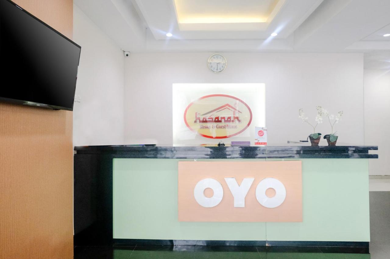 Oyo 696 Hasanah Guest House Syariah De Saphire マラン エクステリア 写真
