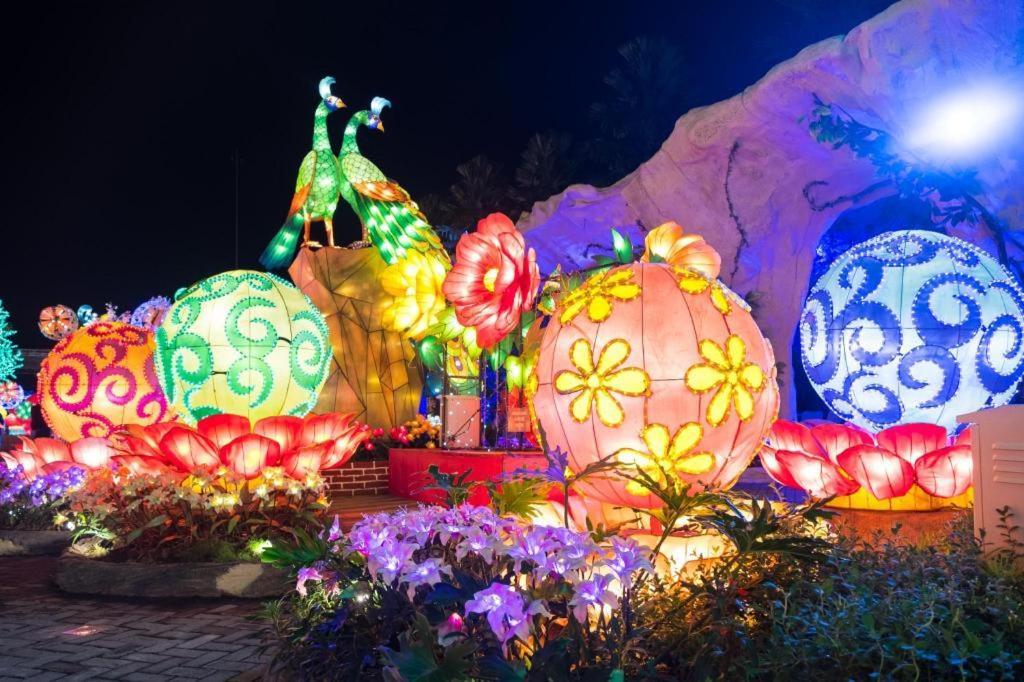 Oyo 696 Hasanah Guest House Syariah De Saphire マラン エクステリア 写真